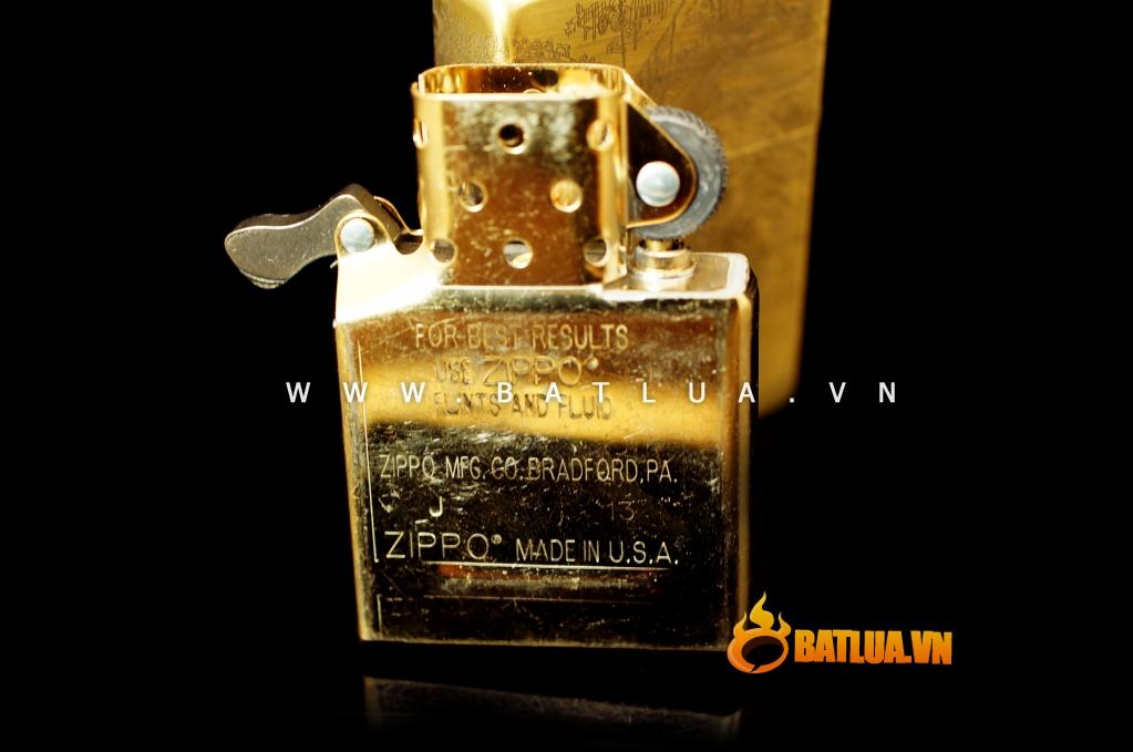 Zippo thuyền ngoài khơi khắc xung quanh