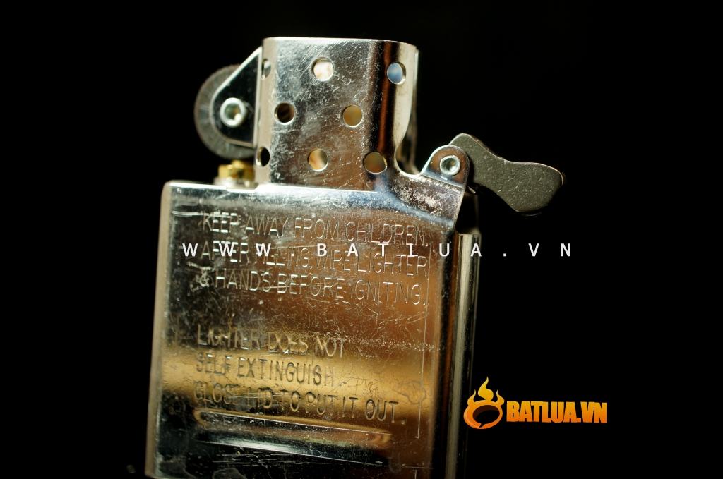 Bật lửa Zippo chính hãng Tana Toth