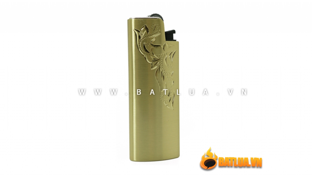 Bật lửa CLIPPER đánh đá kiểu thường màu vàng khắc hoa chìm