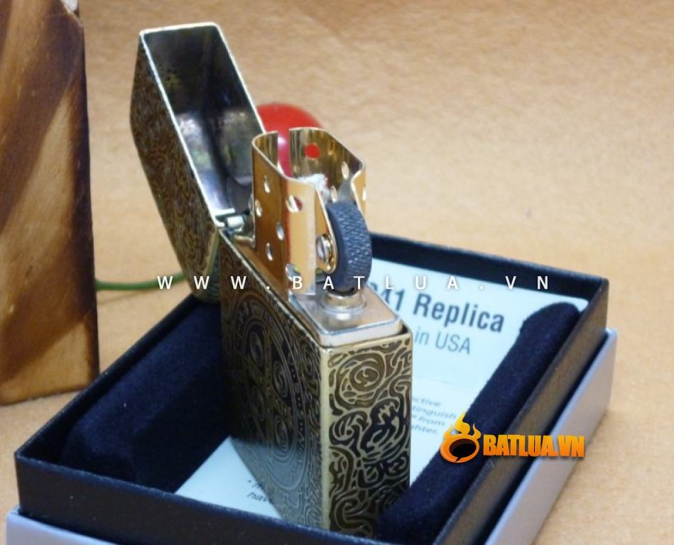 Bật lửa Zippo đồng khắc hoạ tiết tinh xảo Constantine