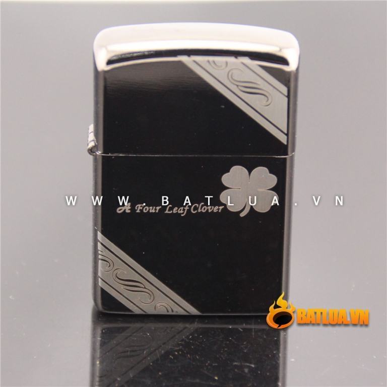 Bật lửa tình yêu kiểu dáng Zippo in hình cỏ may mắn