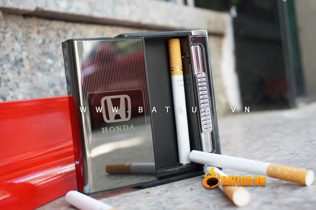 Hộp đựng thuốc lá đa năng đẩy thuốc kiêm bật lửa nhãn hiệu xe HONDA
