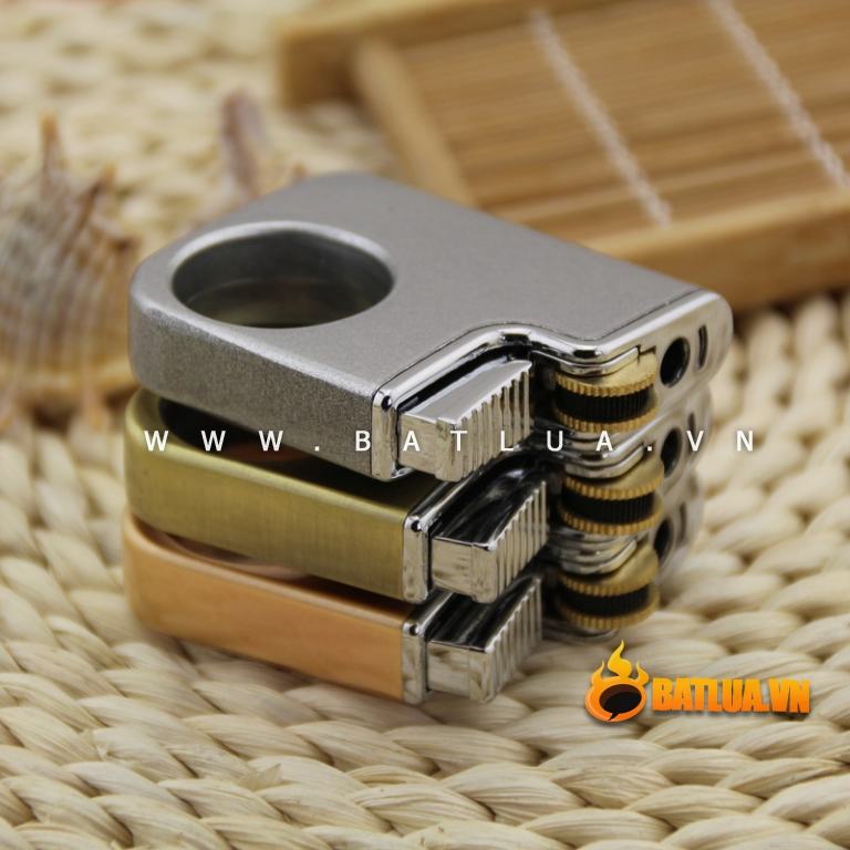 Bật lửa đánh đá phong cách lạ lỗ tròn ở giữa