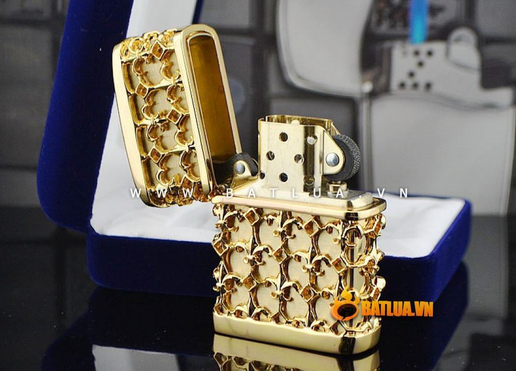 Bật lửa Zippo chính hãng mạ vàng họa tiết đan xen nổi