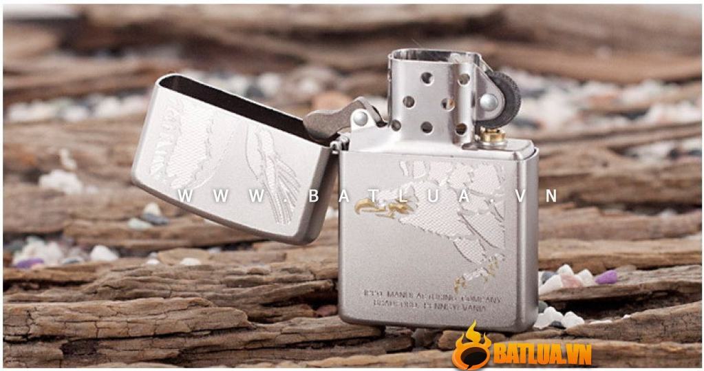 Bật lửa Zippo chính hãng 28356 trắng bạc khắc đại bàng