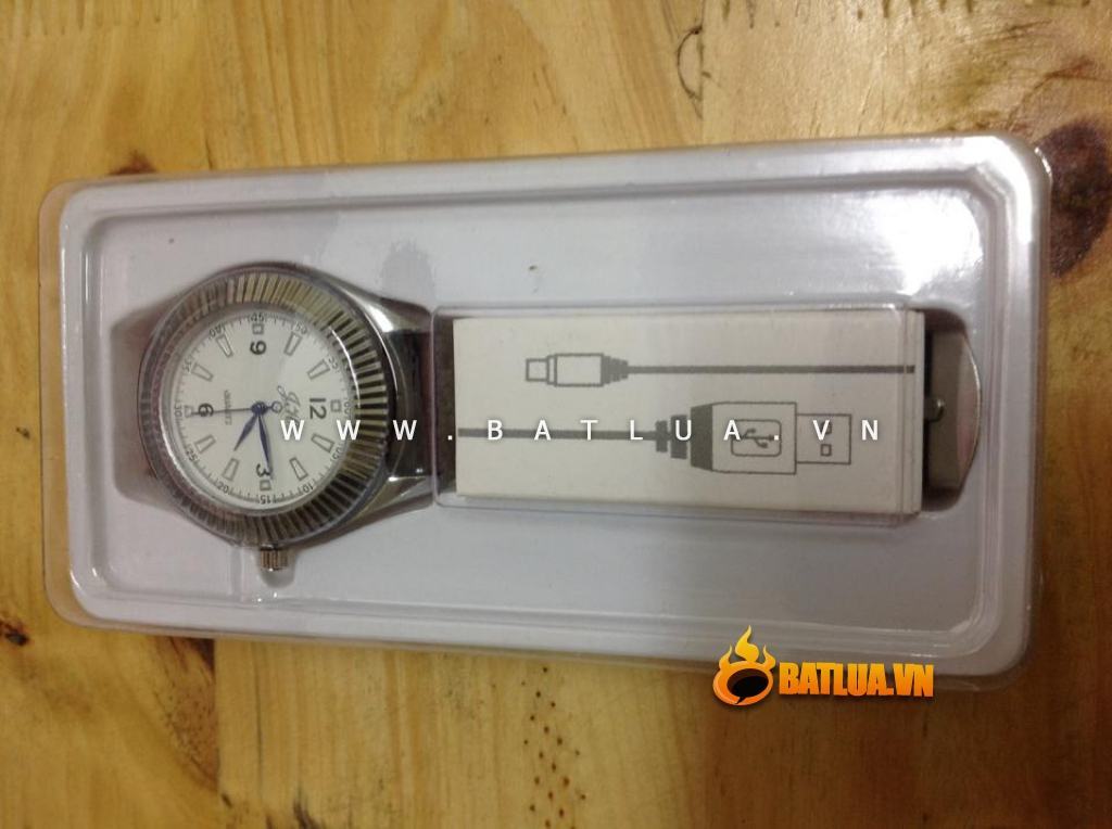 Bật lửa sạc điện qua USB kiêm đồng hồ đeo tay dây da