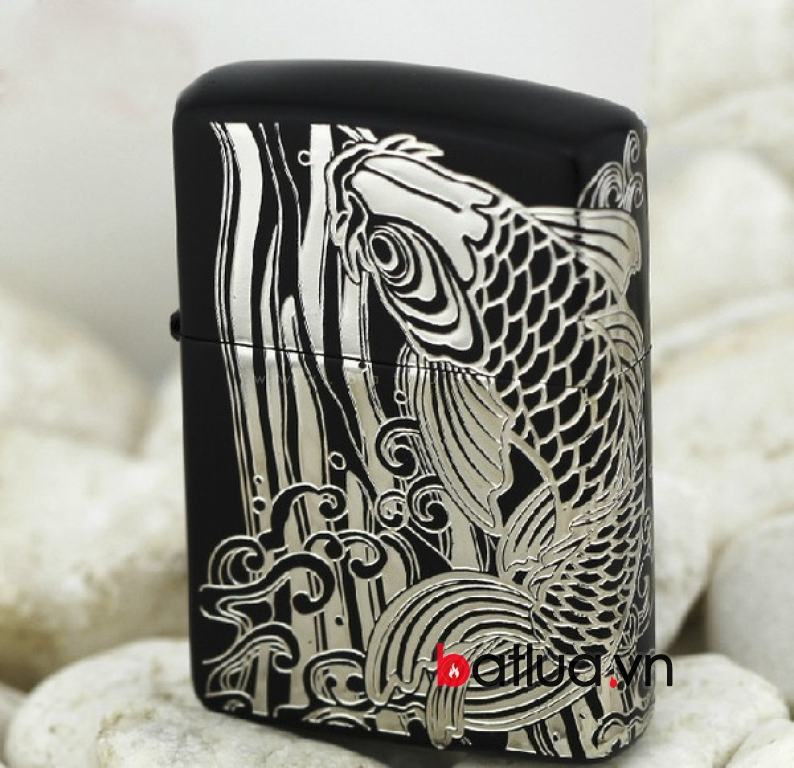 Bật lửa zippo đen in hoa văn cá chép Ver 1