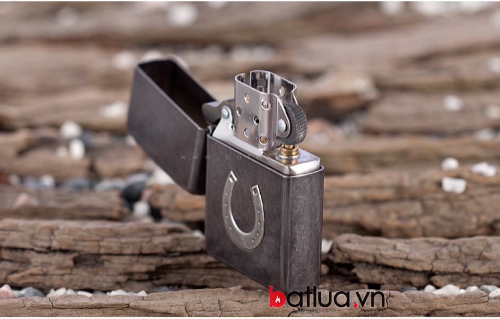 Bật lửa zippo in hình móng ngựa