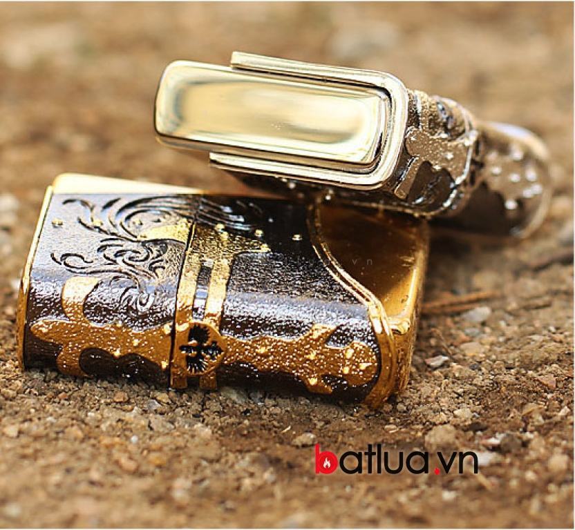 Bật lửa Zippo chính hãng Helm mạ vàng