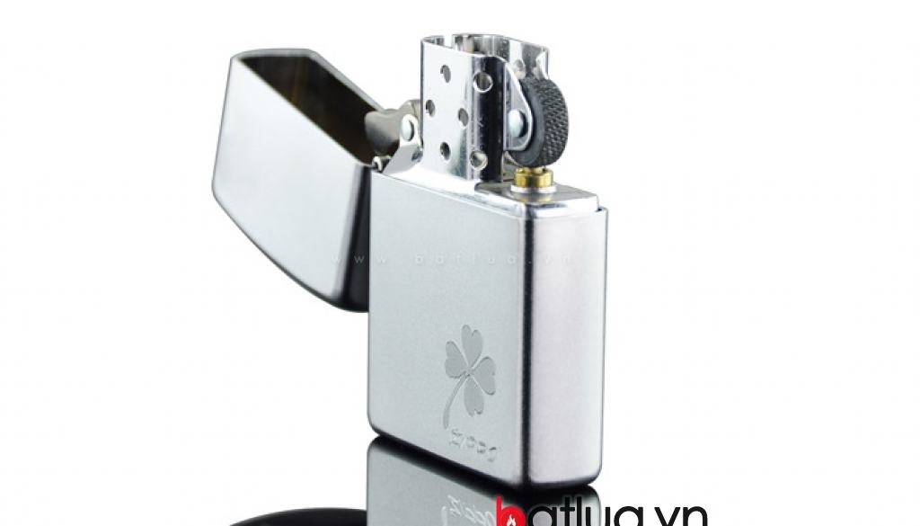 Bật lửa zippo cỏ 4 lá Ver