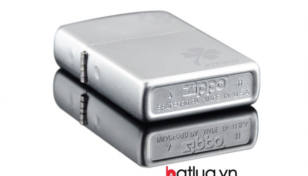 Bật lửa zippo cỏ 4 lá Ver