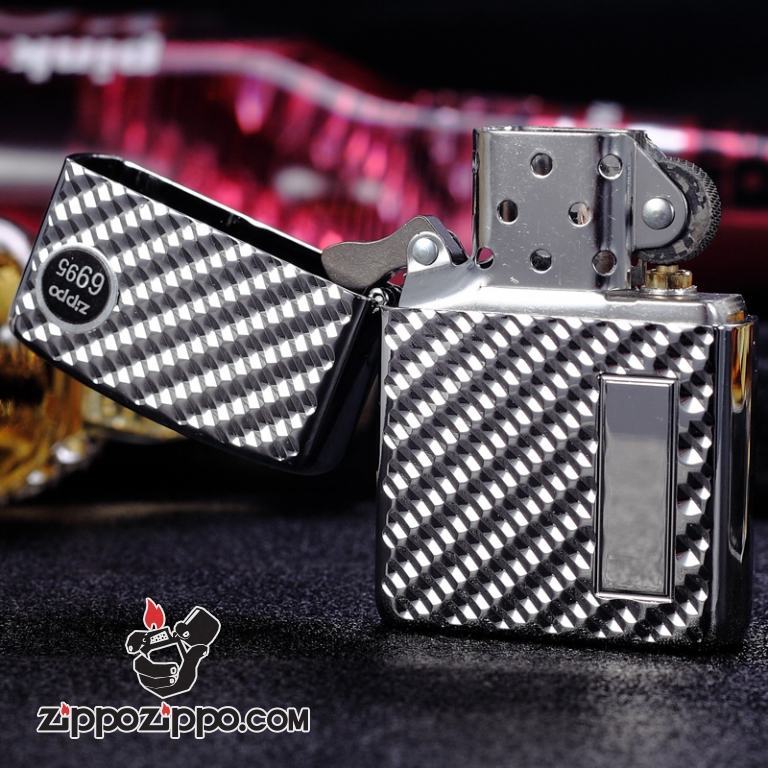 Bật lửa ZIppo hoa văn  vát chéo nổi bao quanh