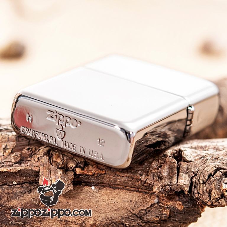 Bật lửa Zippo khắc chữ Zippo nổi