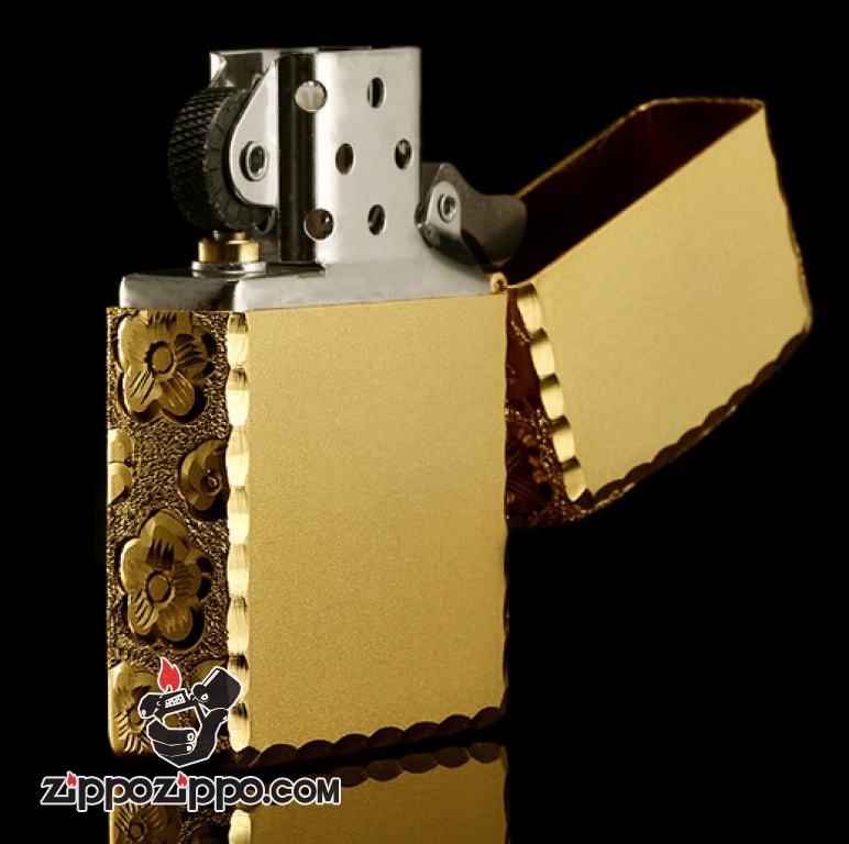 Bật lửa Zippo phiên bản Original khắc cỏ 4 lá bao quanh