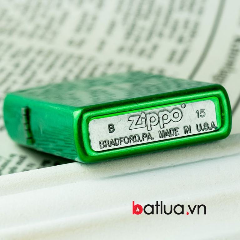 Bật lửa Zippo xanh lá khắc bản đồ