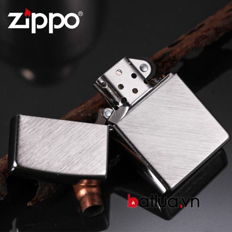 Bật lửa Zippo hoa văn xước đan chéo