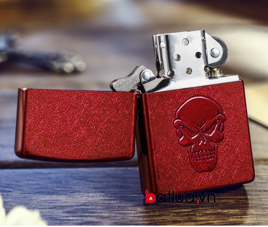 Bật lửa Zippo khắc đầu lâu đỏ nổi