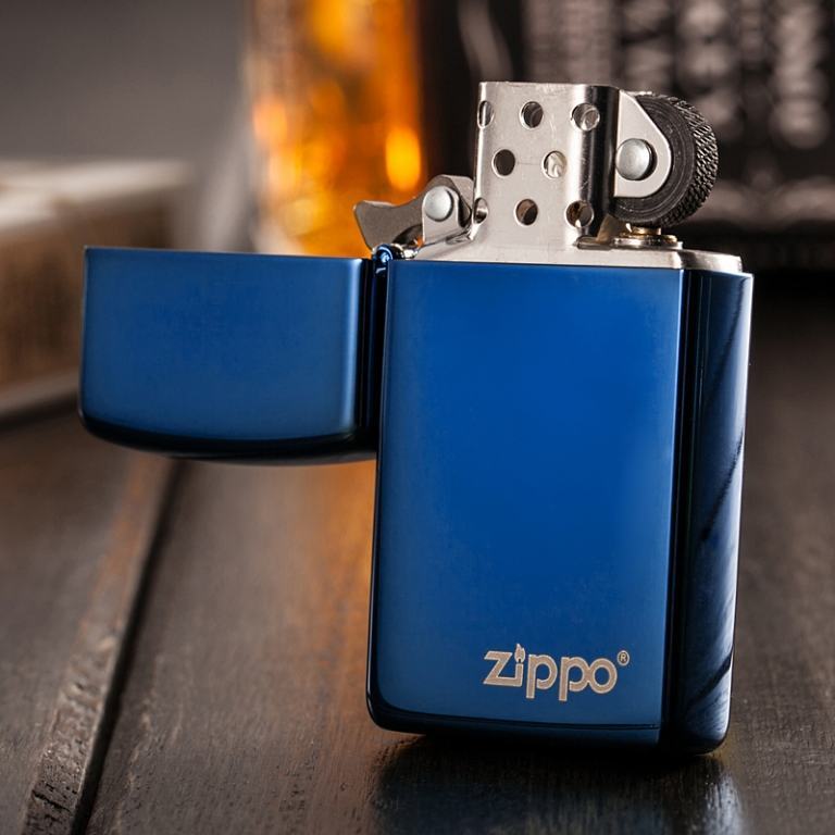Bật lửa Zippo sơn xanh bản hẹp