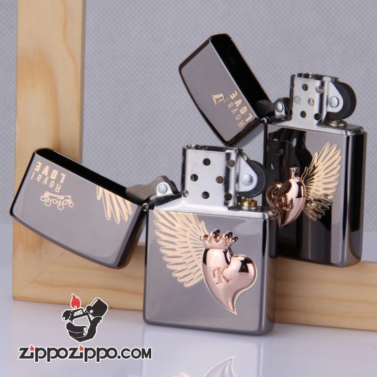 Bật lửa Zippo phiên bản đen khắc trái tim thiên thần