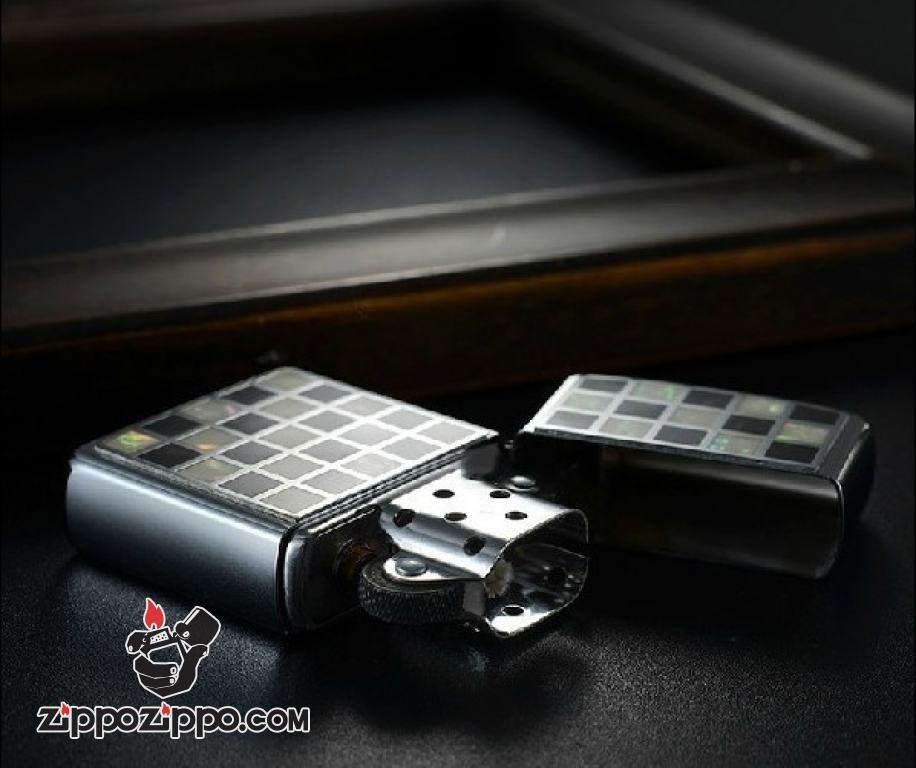 Bật lửa Zippo mặt đá caro