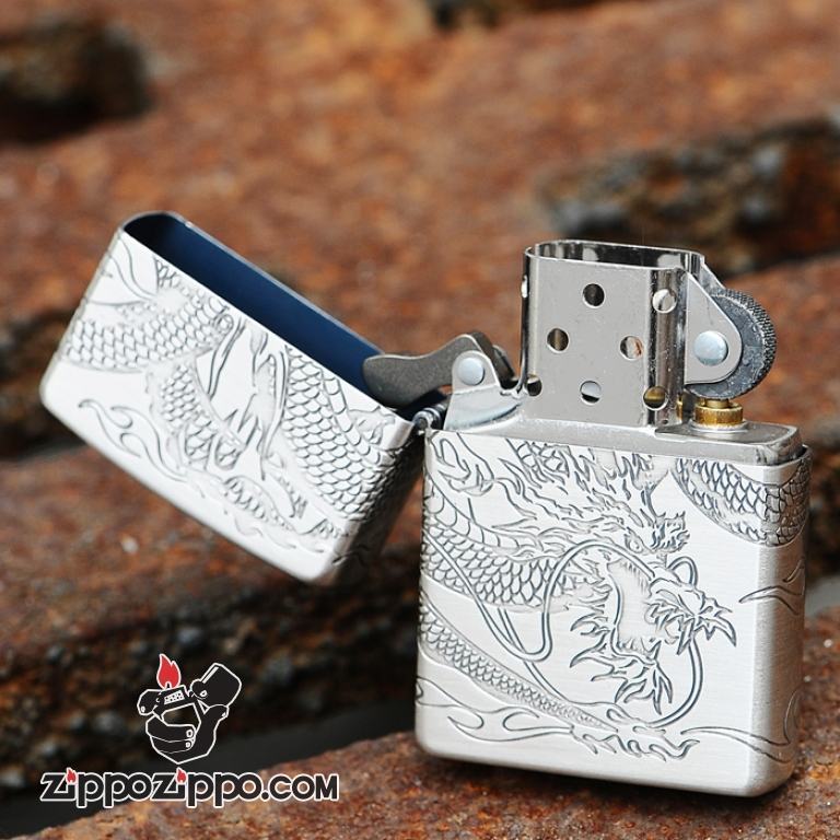 Bật lửa Zippo khắc nhẹ rồng quấn quanh