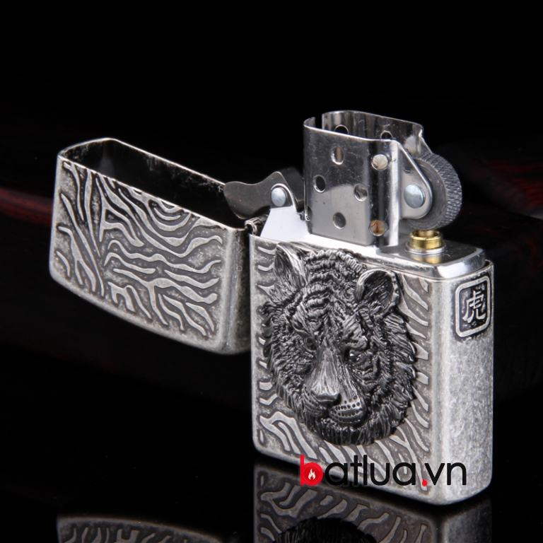 Bật lửa Zippo khắc nổi hình đầu hổ