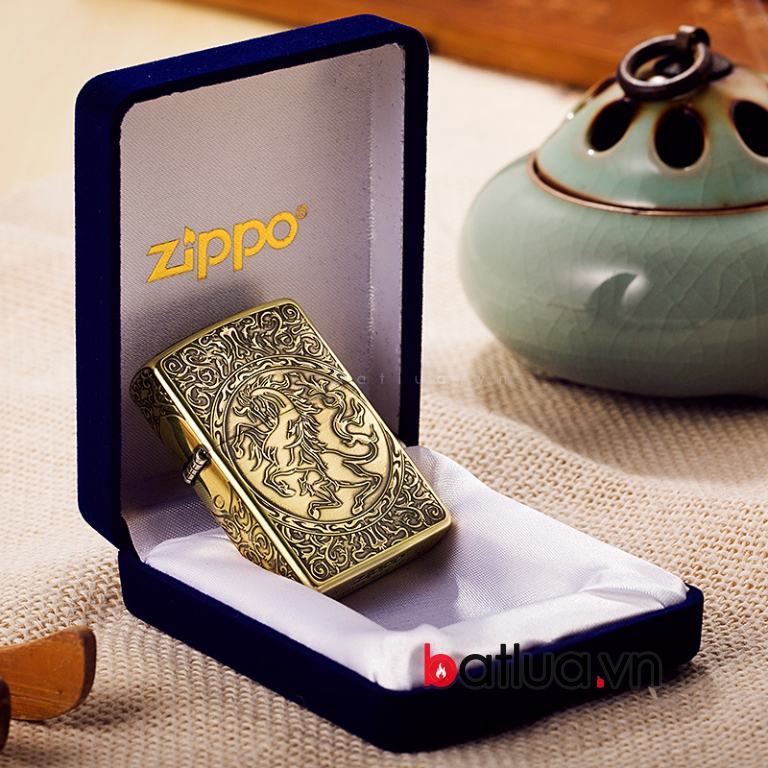 Bật lửa Zippo chính hãng vàng cổ khắc hoa văn hình ngựa