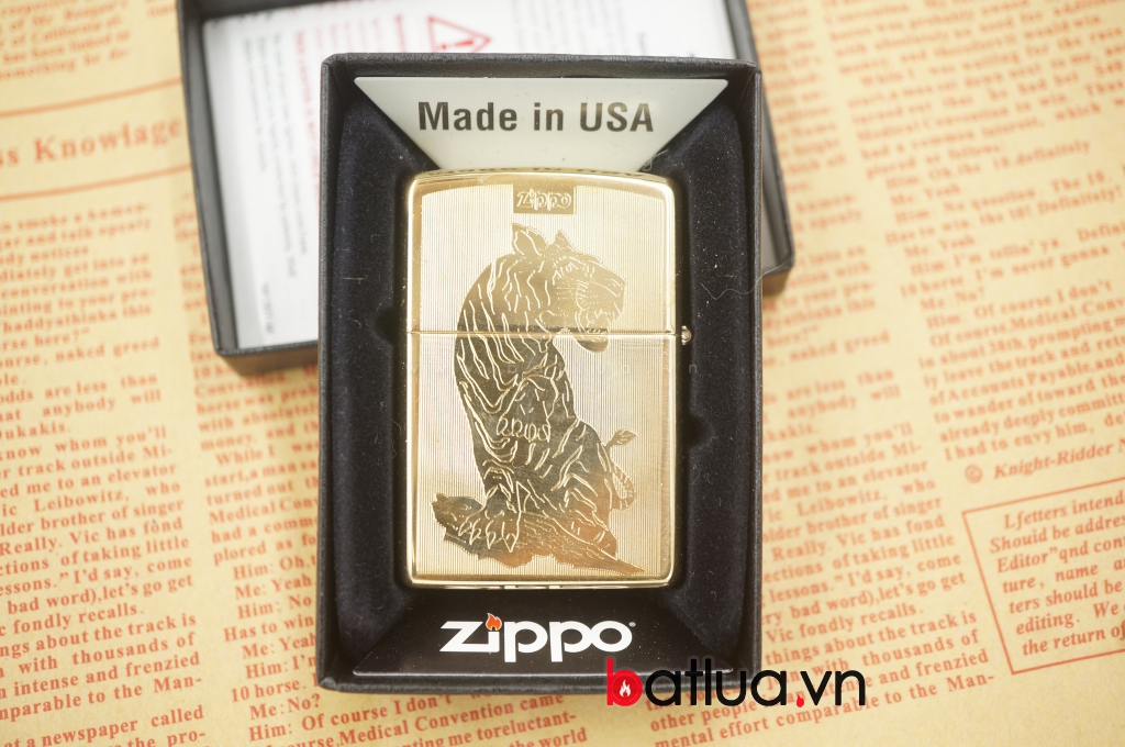 bât lựa zippo chính hãng vàng khắc 2 mặt hình hổ dũng mãnh