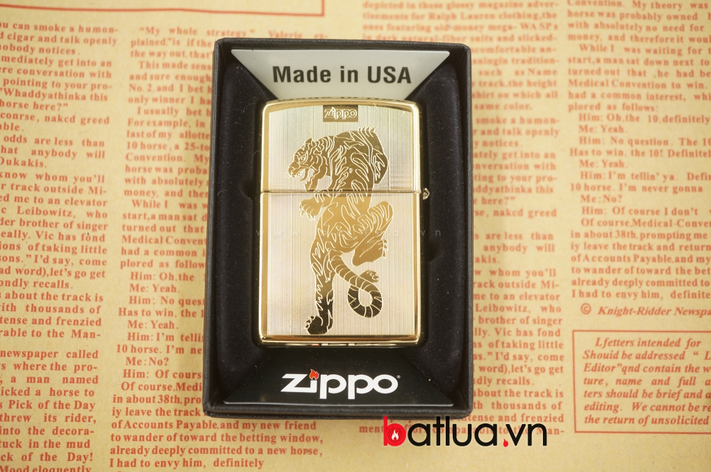 Zippo chính hãng mầu vàng khắc hình hổ 2 mặt