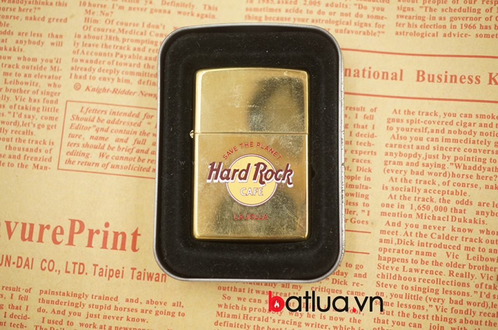 Bật lửa zippo cổ Hard Rock mầu vàng bóng sản xuất năm 1998