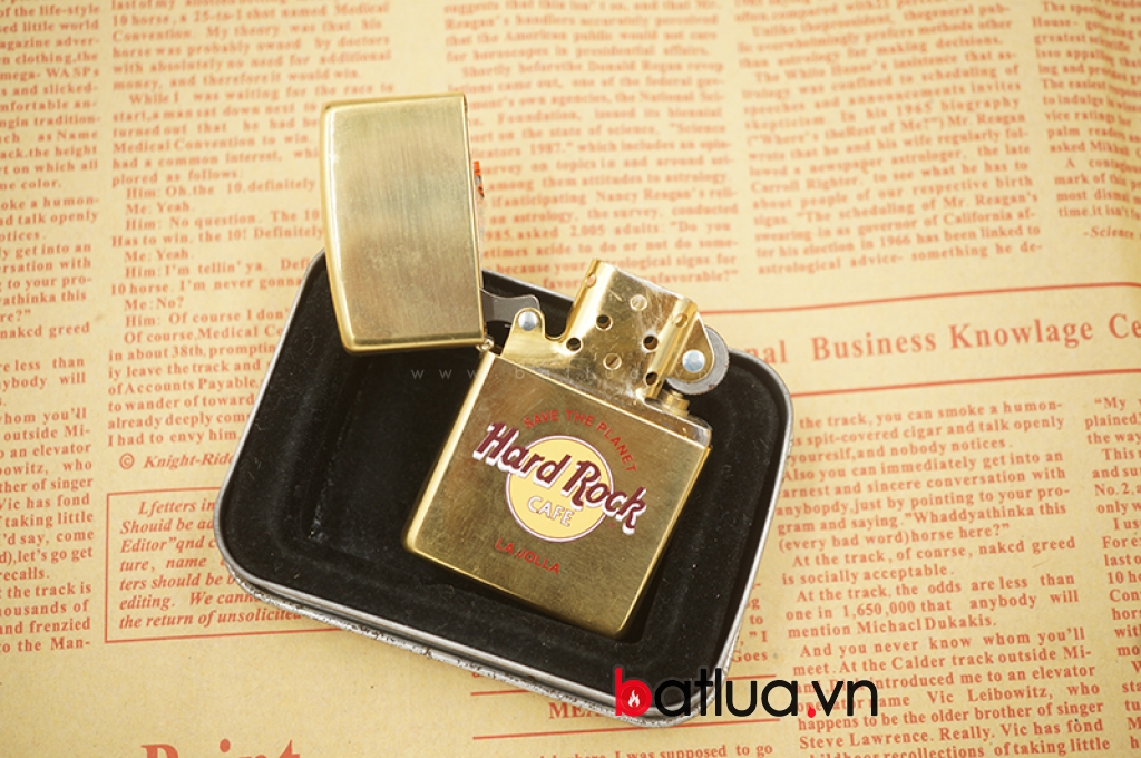 Bật lửa zippo cổ Hard Rock mầu vàng bóng sản xuất năm 1998