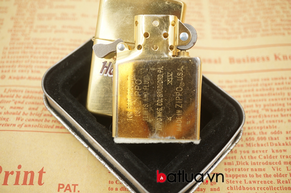 Bật lửa zippo cổ Hard Rock mầu vàng bóng sản xuất năm 1998