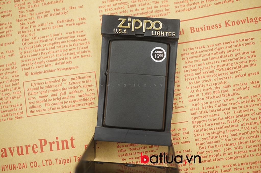 Zippo cổ La Mã Sơn Đen sản xuất năm 2000