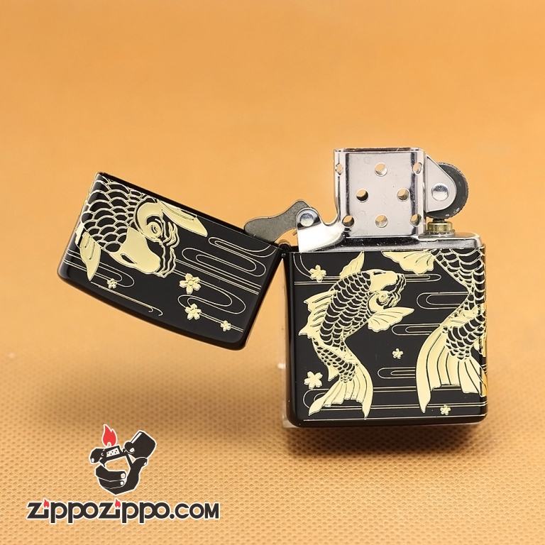 Zippo Chính Hãng Màu Đen Khắc Cặp Cá Chép Vàng Đang Bơi