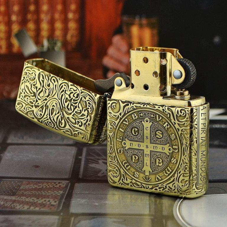 Zippo Chính Hãng Đồng Khăc Nổi Constantine Phiên Bản Amor