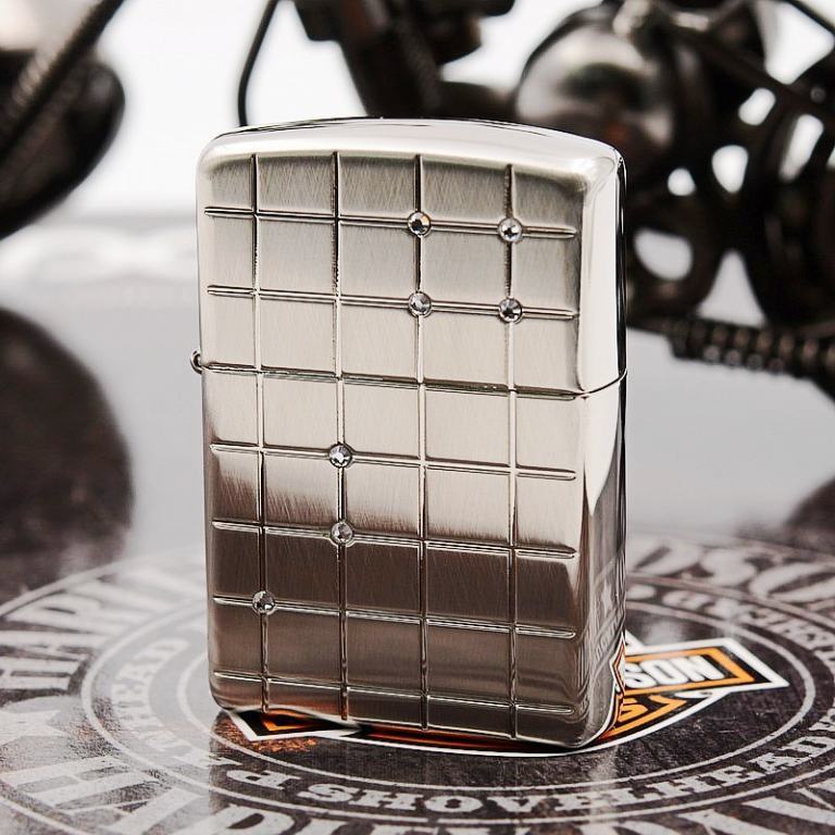 Zippo Chính Hãng Phiên Bản Hàn Quốc Trạm Khắc  Ô Vuông Đính Đá Vỏ Dày