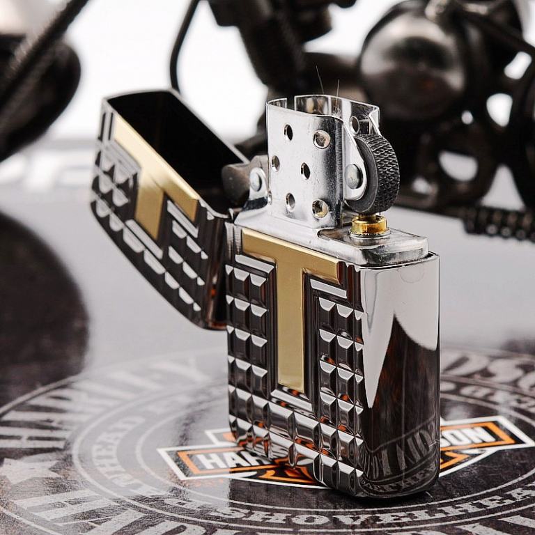 Zippo Chính Hãng Phiên Bản Hàn Quốc Trạm Khắc Thánh Giá Tinh Tế