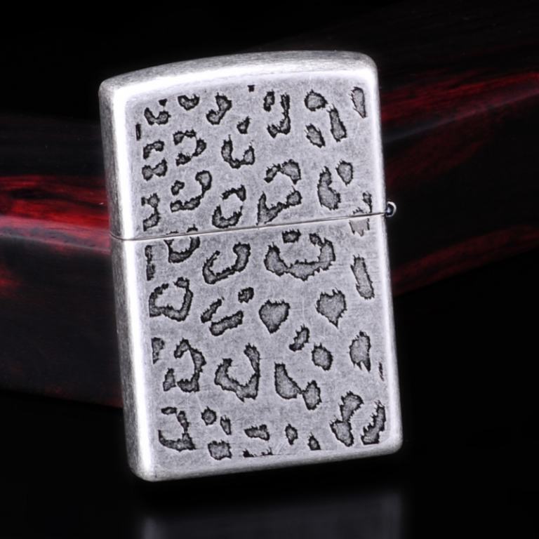 Zippo Chính Hãng Bạc Cổ Hình Con Báo Leopard