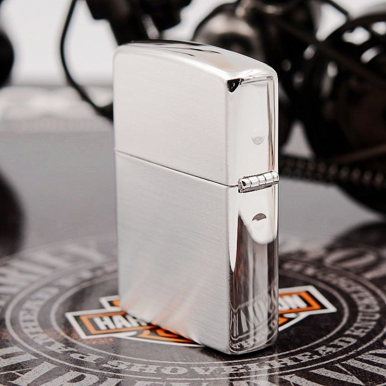 Bật lửa zippo Hàn Quốc Màu Bạc Trái Tim có cánh chữ K