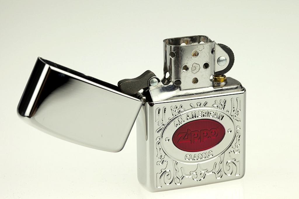 Zippo Chính Hãng Bạc Khắc Logo Zippo Đỏ Vỏ Dày