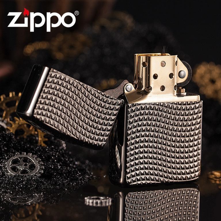 Zippo Chính Hãng Bạc Họa Tiết Kẻ Caro Lượn Sóng