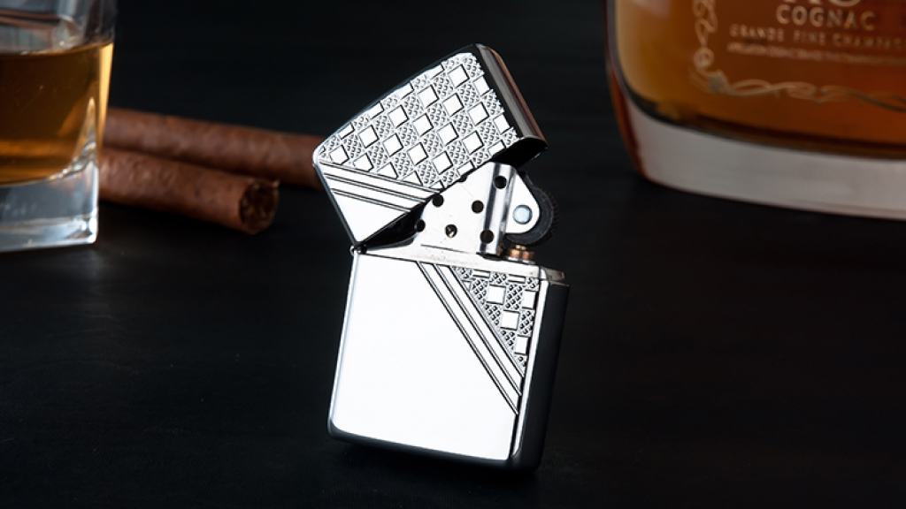 Zippo Chính Hãng Kẻ Caro ở Góc Phải Vỏ Dày