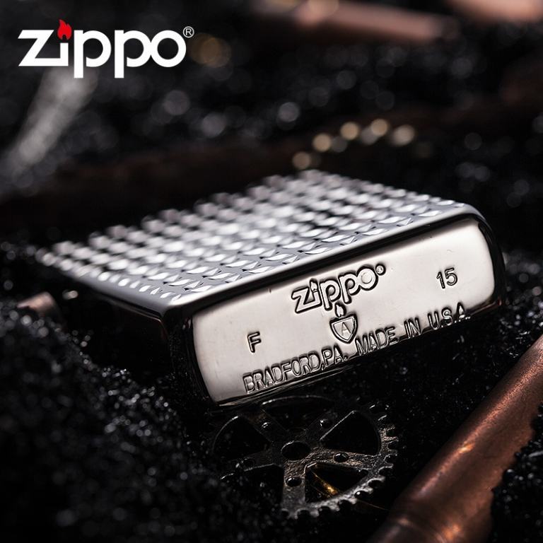 Zippo Chính Hãng Đen Họa Tiết Cắt Kim Cương