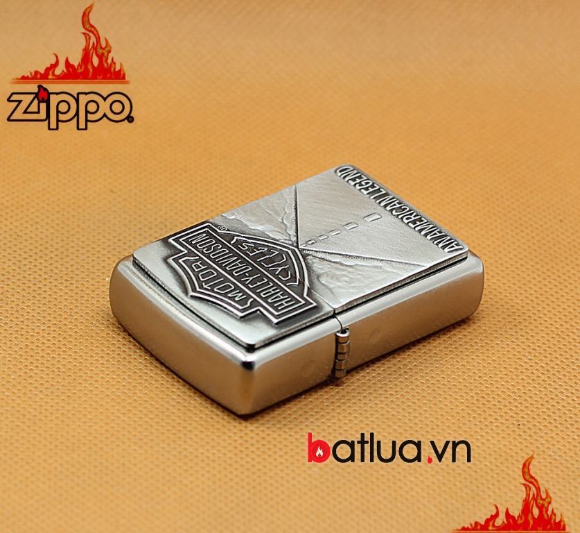 Zippo Chính Hãng Bạc Gắn Huy Hiệu Xa Lộ Harley Davidson