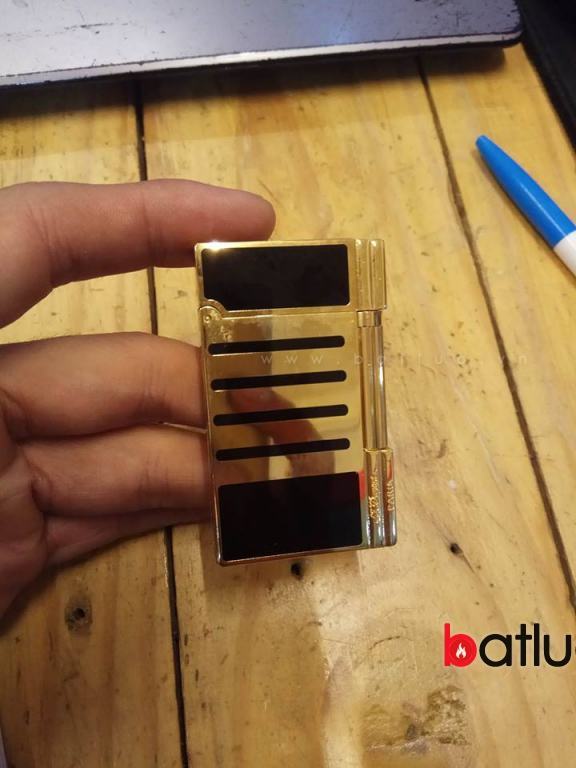 Bật lửa St. Dupont Super ô vuông logo khiên