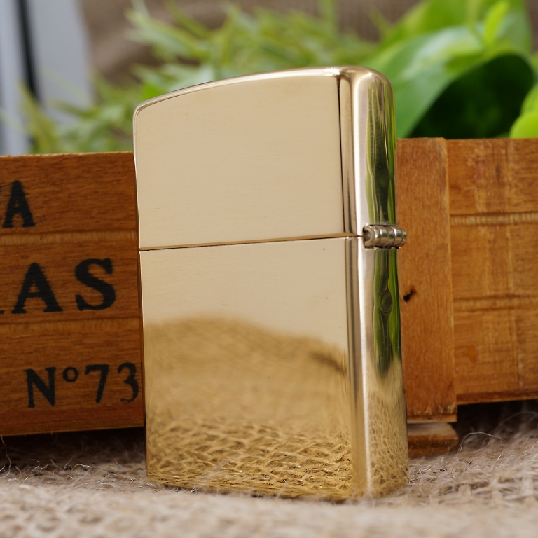 bật lửa zippo vàng bóng khắc hoa văn đẹp