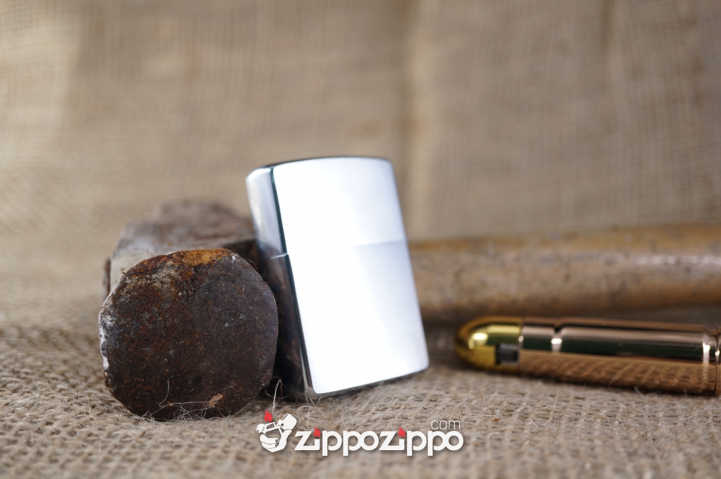 zippo bạc La Mã Đít Bằng