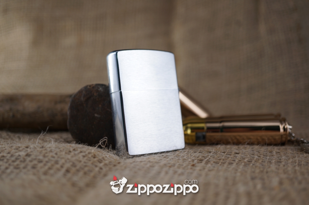 zippo bạc La Mã Đít Bằng