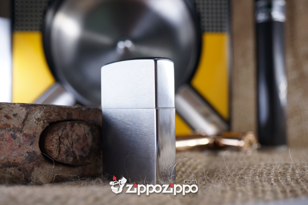 zippo bạc La Mã Đít Bằng