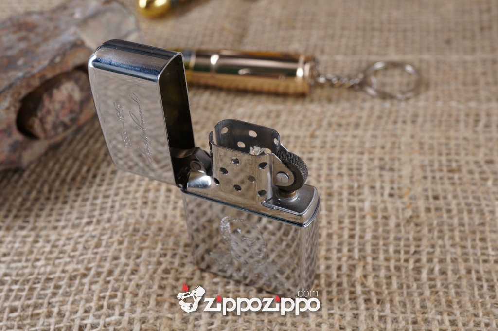 zippo tổng thông V